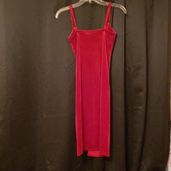 Red dress - Picture 2 of 3